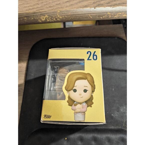 NEW FUNKO MINI THE OFFICE PAM BEESLY NRFB - Picture 1 of 6